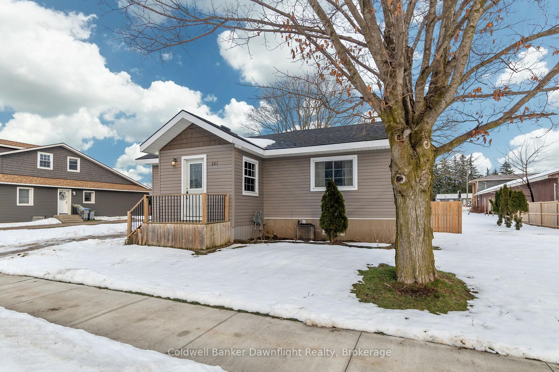 Photo 2 of 221 James Street, Central Huron, Clinton — HOMEH