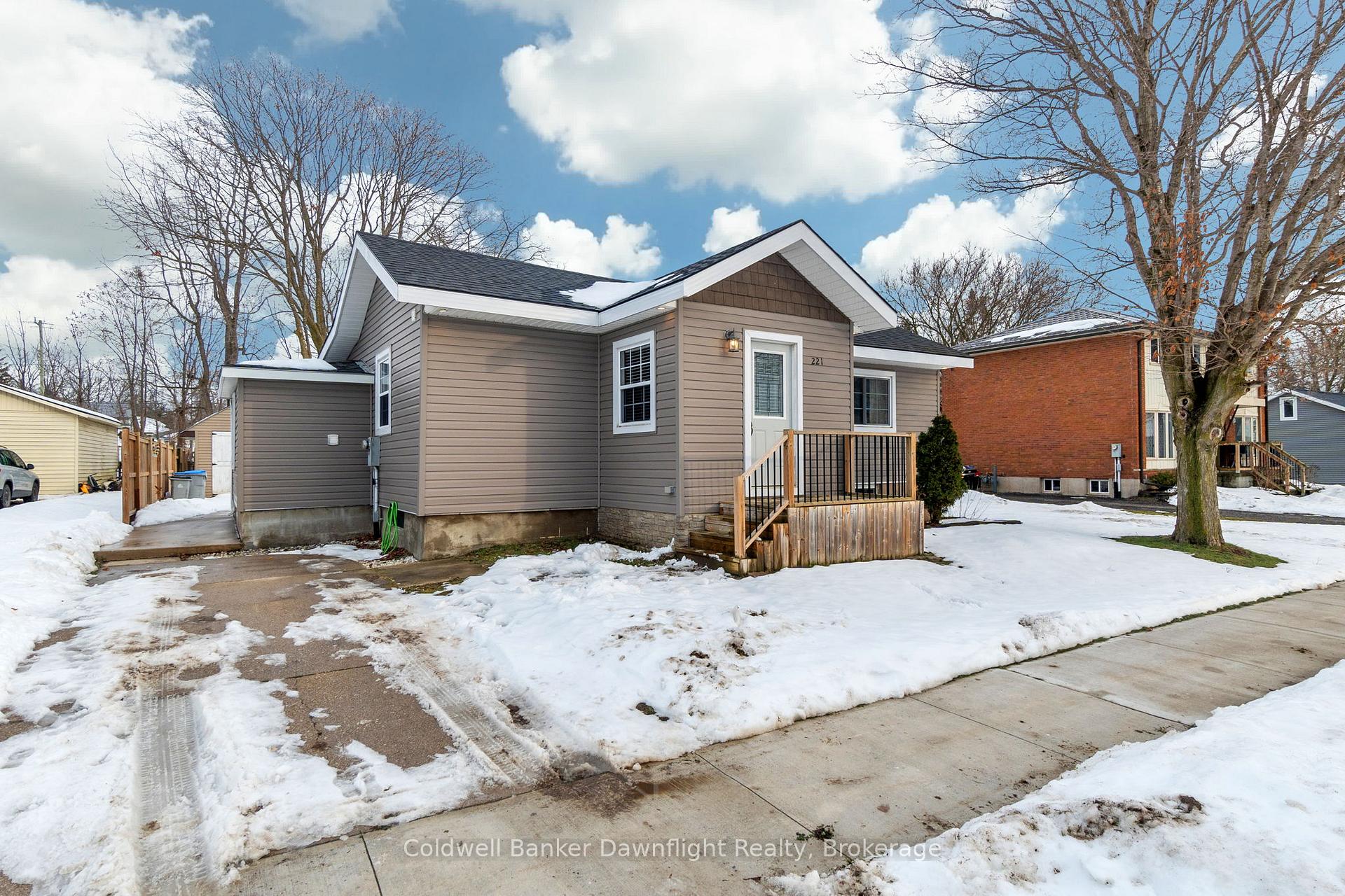 Photo 3 of 221 James Street, Central Huron, Clinton — HOMEH