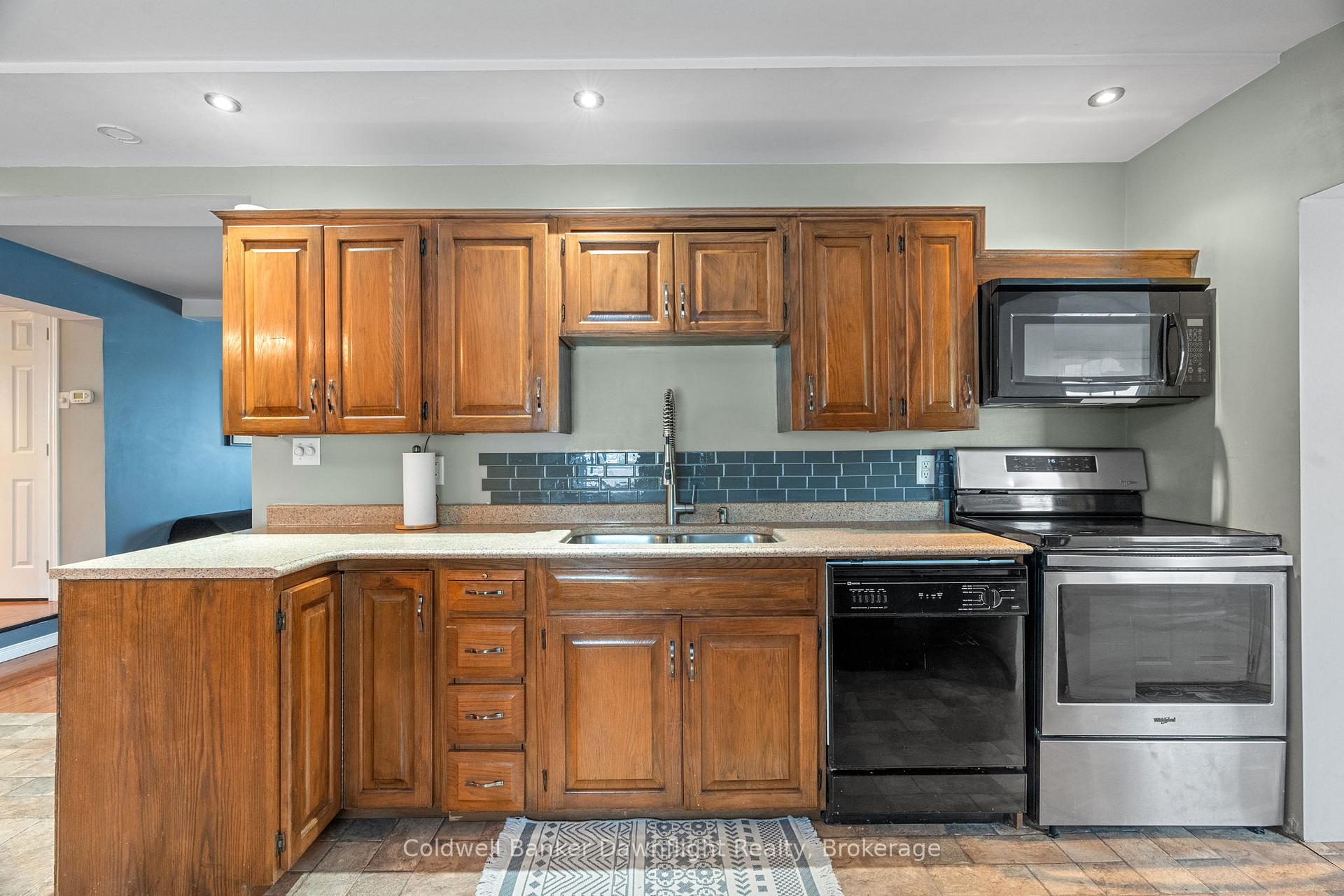 Photo 11 of 221 James Street, Central Huron, Clinton — HOMEH