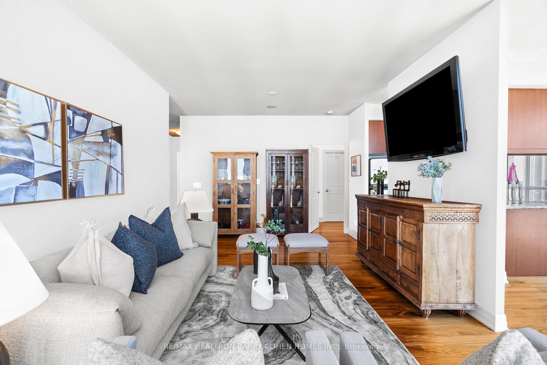 Photo 9 of Unit 2103, 500 St Clair Avenue W, Toronto, Humewood-Cedarvale — HOMEH