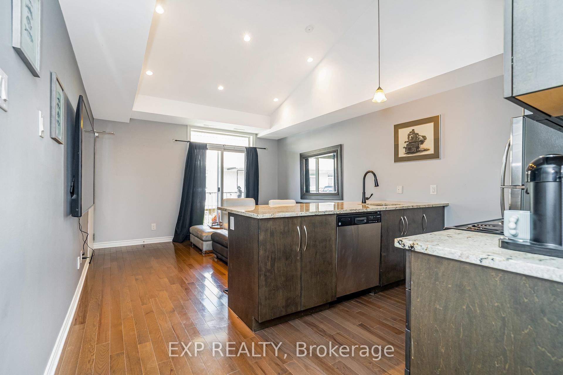 Photo 2 of Unit G, 330 Everest Private, Ottawa, Elmvale Acres — HOMEH