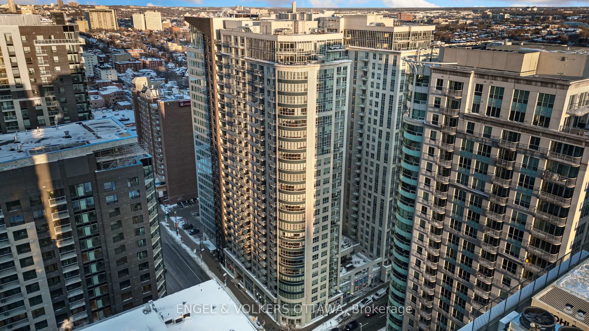 Front of Unit 2502, 242 Rideau Street