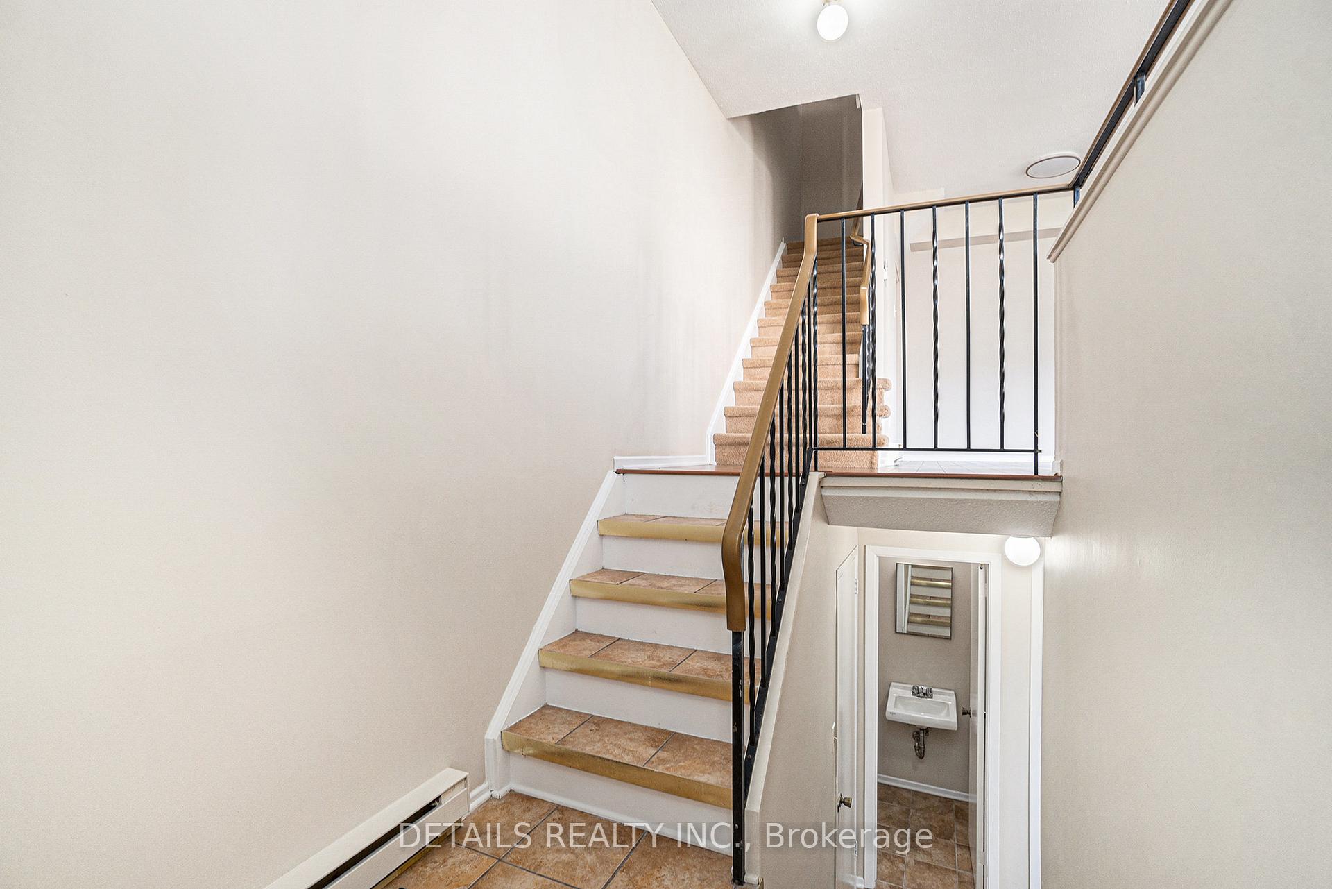 Photo 4 of 5D Forester Crescent, Ottawa, Westcliffe Estates — HOMEH