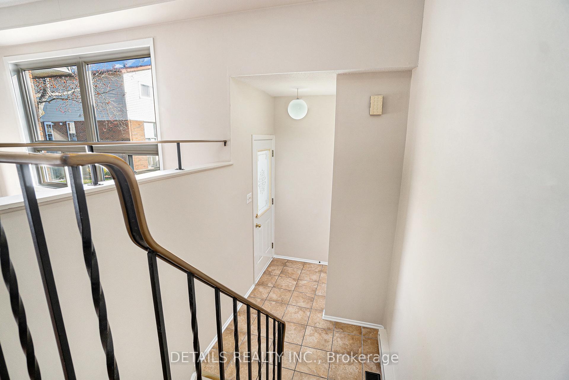 Photo 5 of 5D Forester Crescent, Ottawa, Westcliffe Estates — HOMEH
