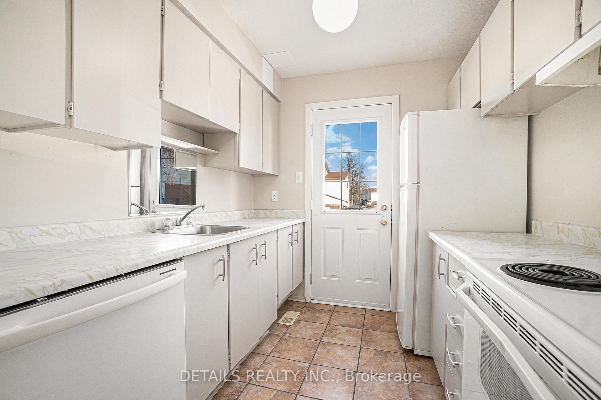 Photo 14 of 5D Forester Crescent, Ottawa, Westcliffe Estates — HOMEH