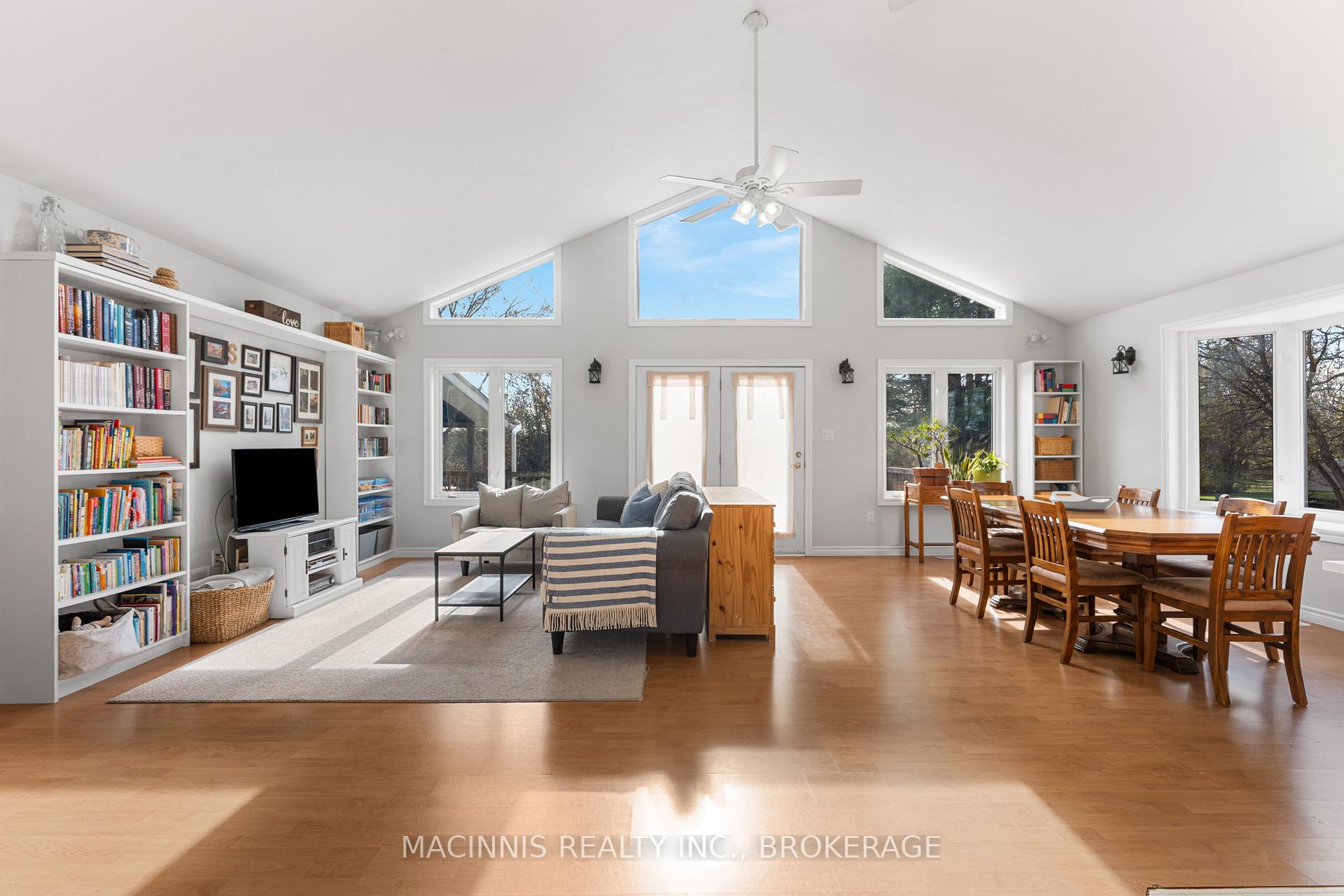 Photo 3 of 2040 Keeley Road, Frontenac, Frontenac South — HOMEH