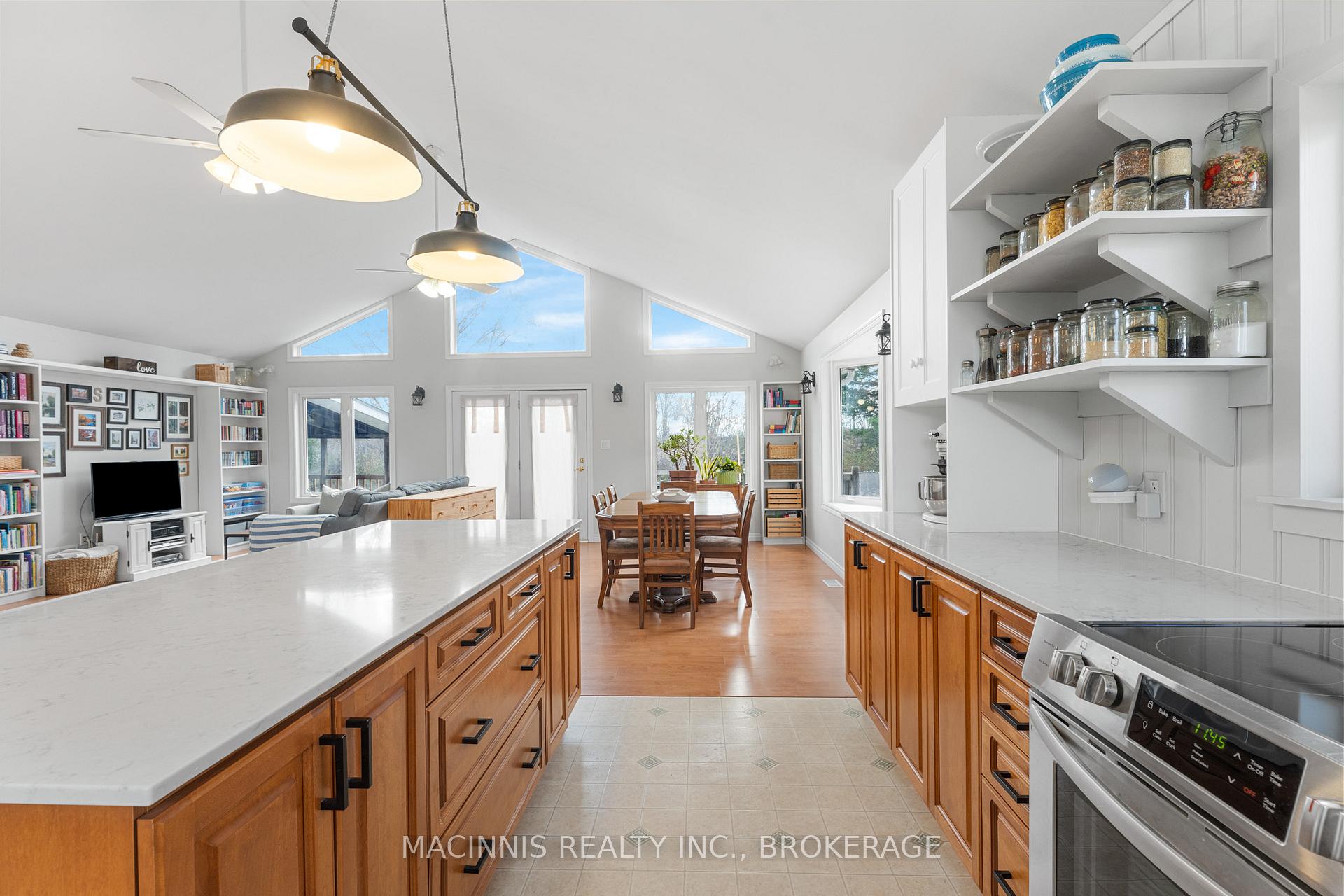 Photo 4 of 2040 Keeley Road, Frontenac, Frontenac South — HOMEH