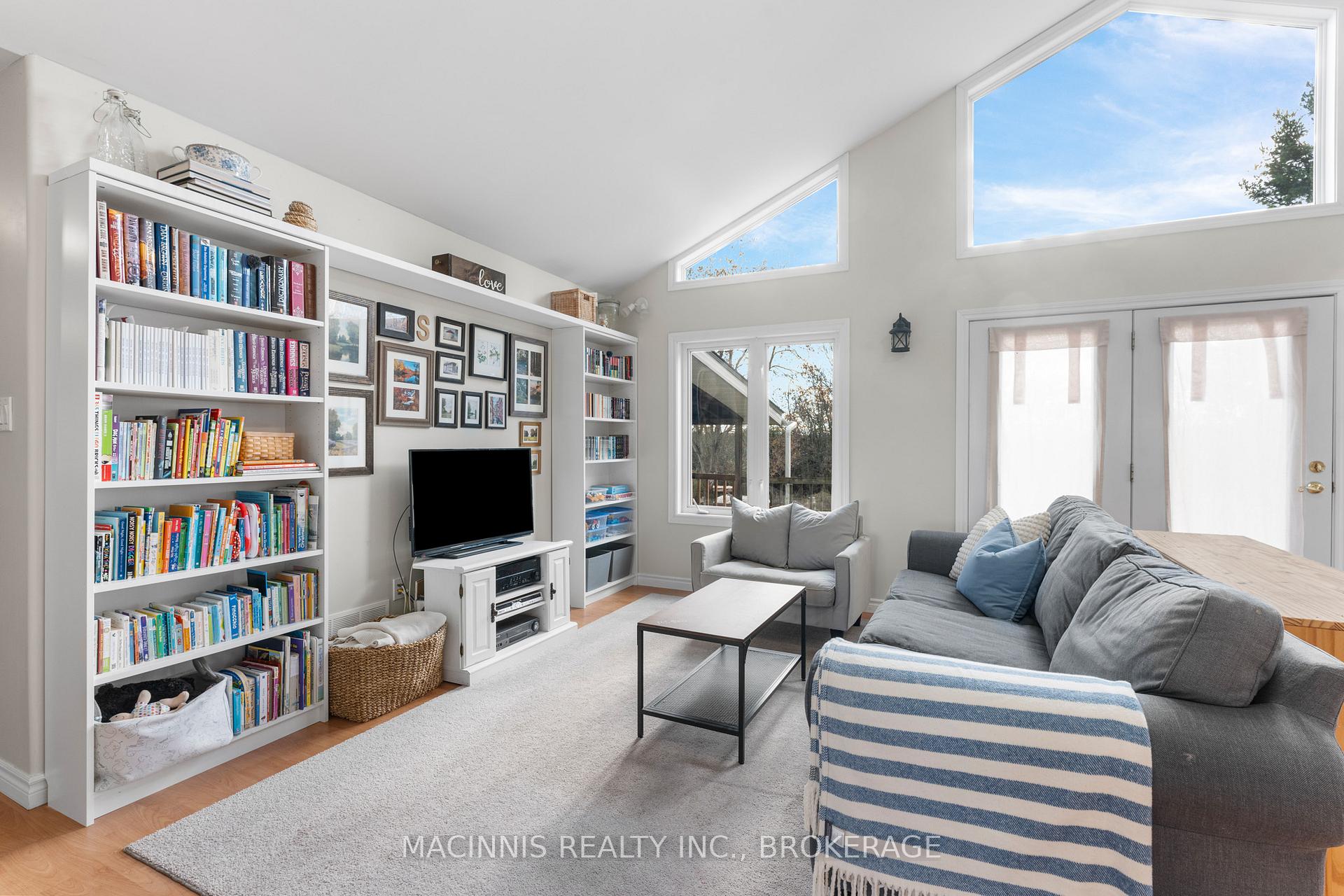 Photo 13 of 2040 Keeley Road, Frontenac, Frontenac South — HOMEH
