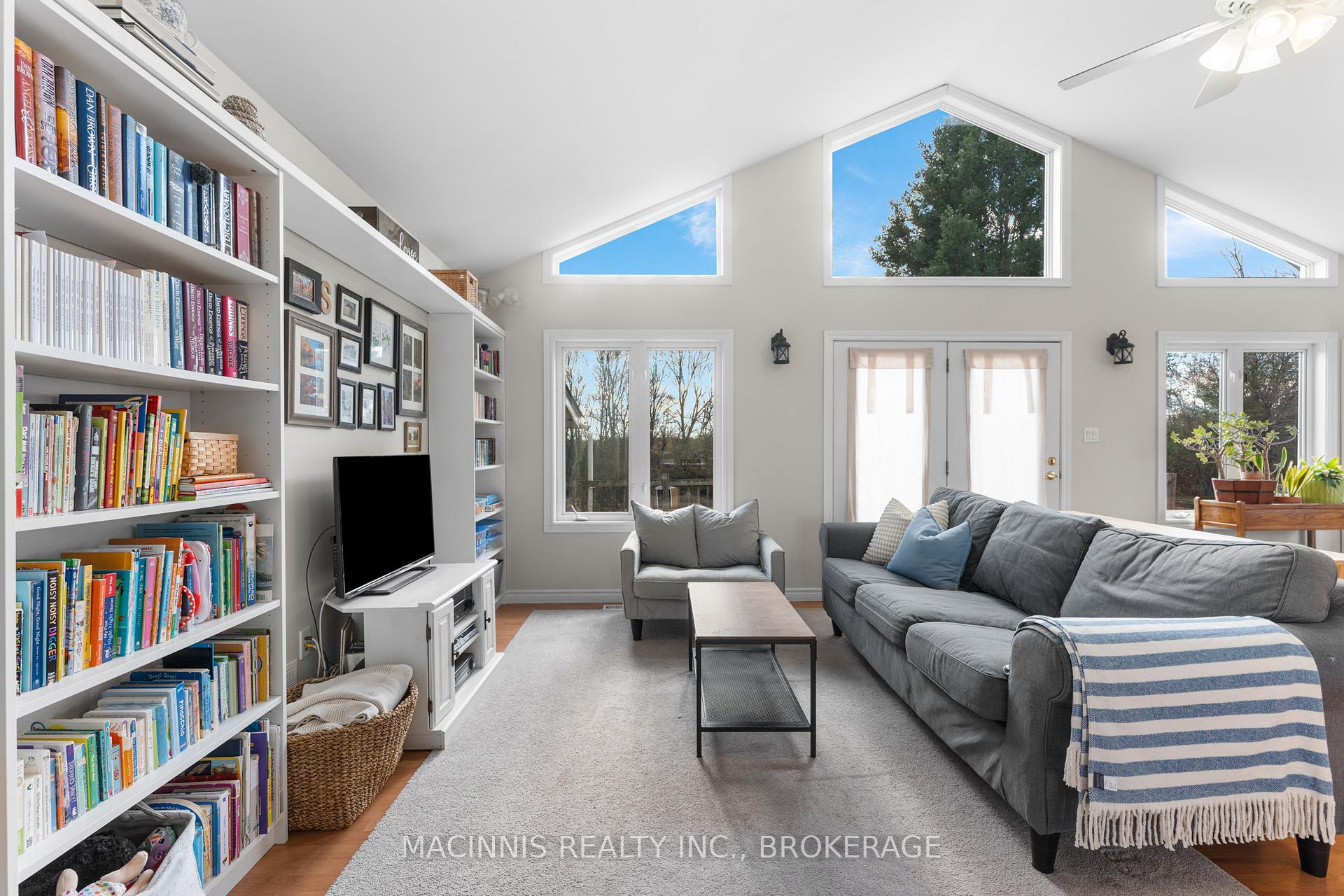 Photo 14 of 2040 Keeley Road, Frontenac, Frontenac South — HOMEH