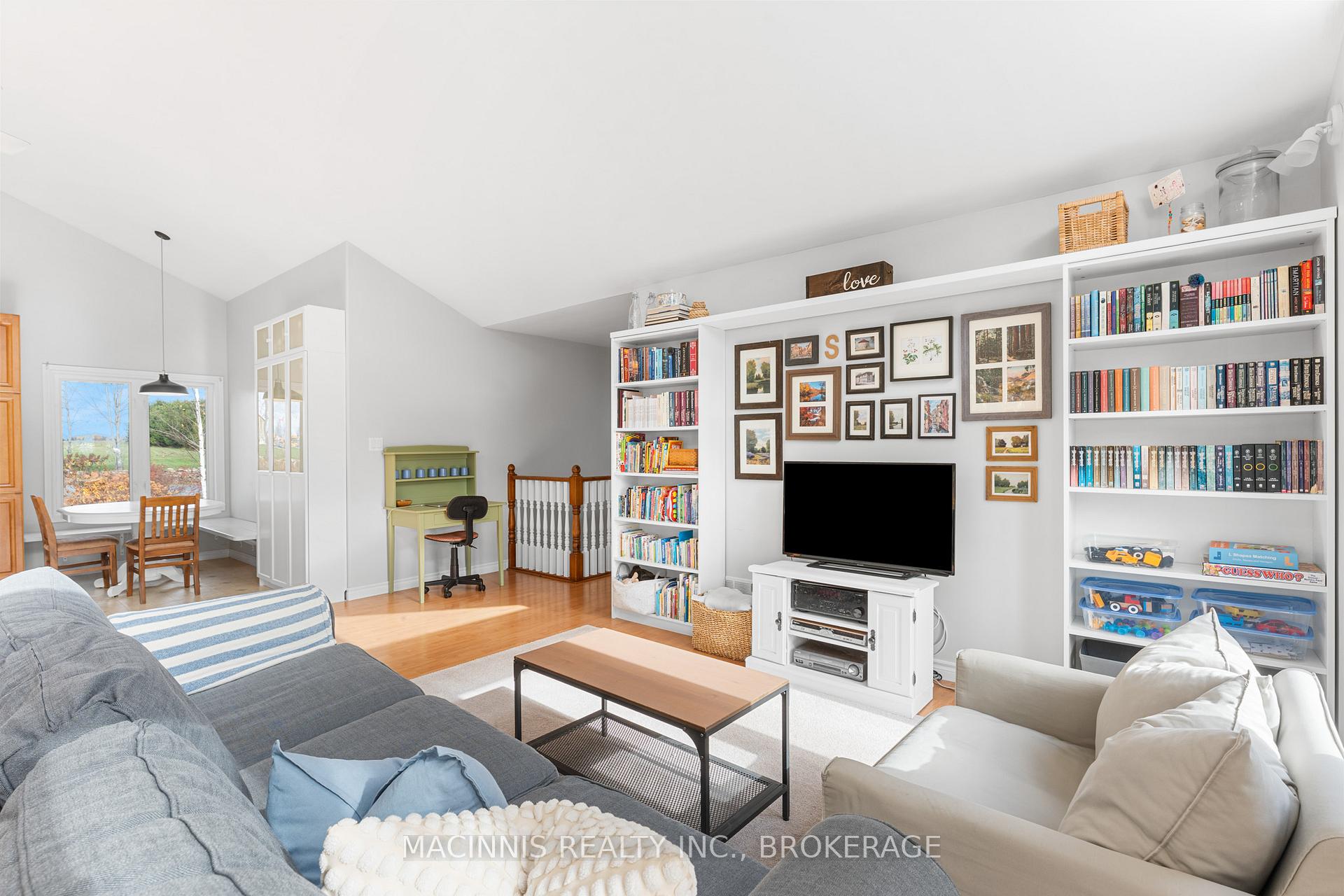 Photo 18 of 2040 Keeley Road, Frontenac, Frontenac South — HOMEH