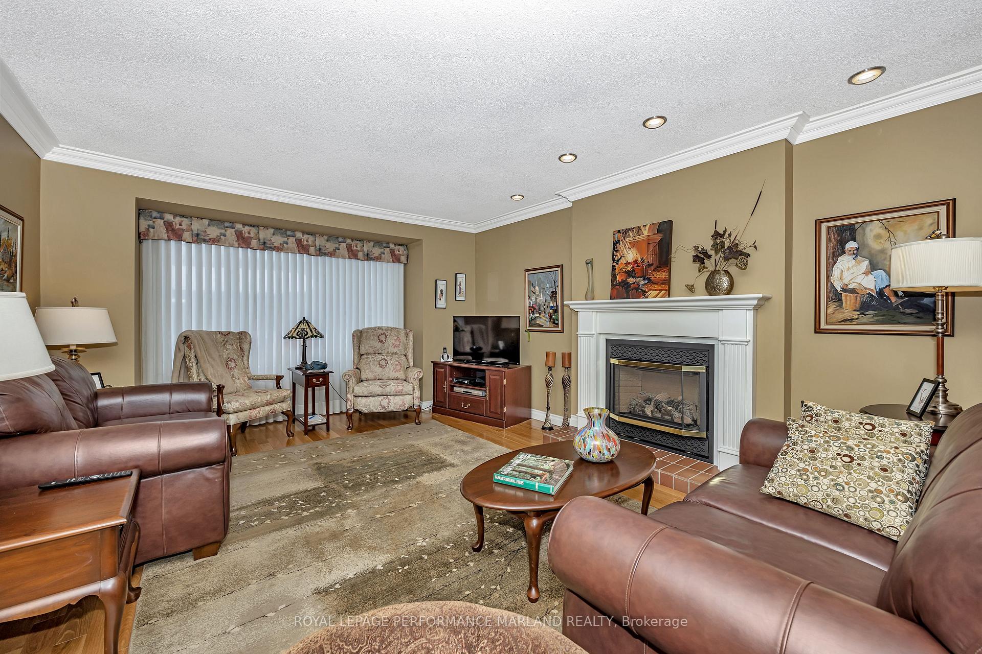 Photo 3 of 12 Glen Abbey Crescent, Ottawa, Stittsville (Central) — HOMEH