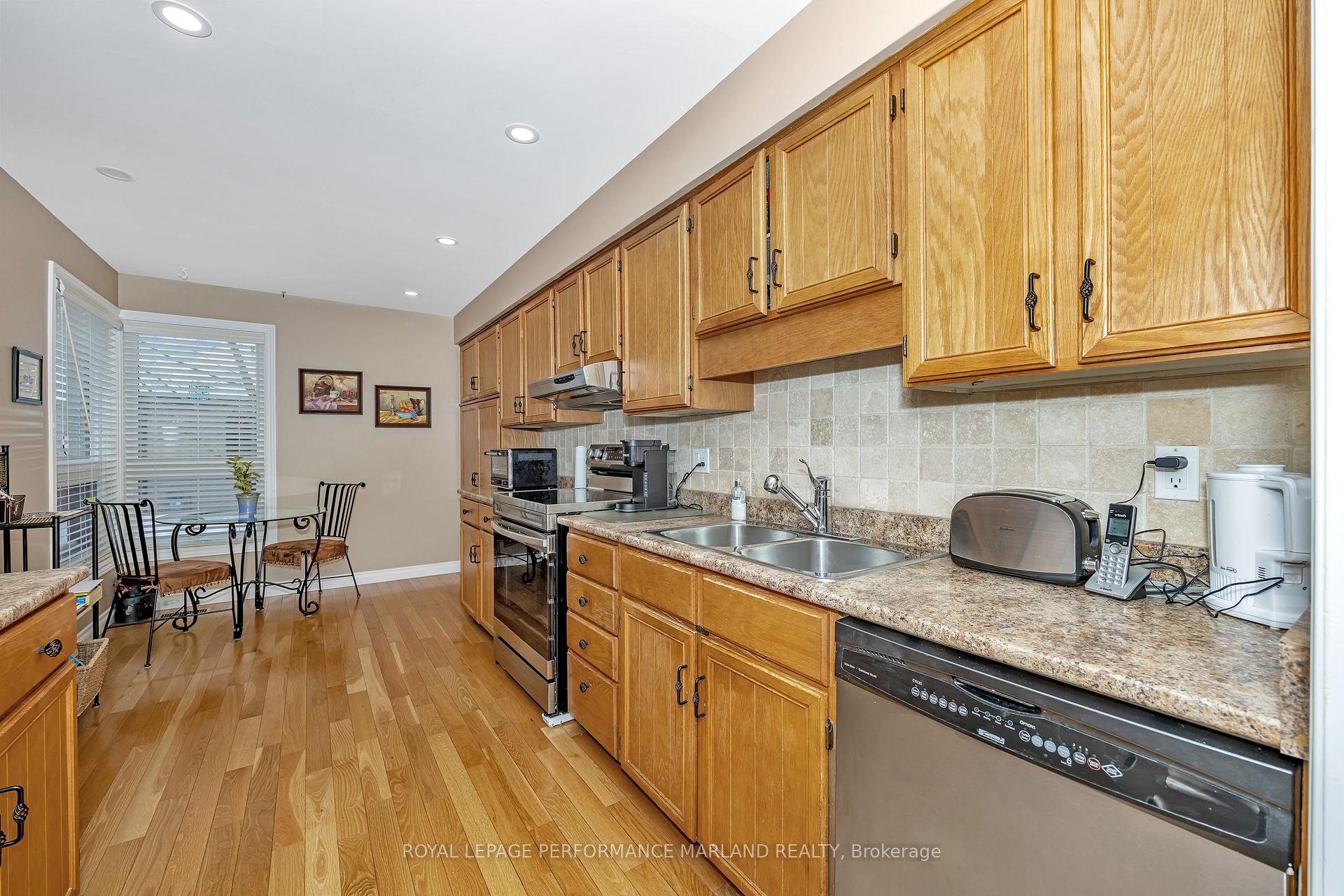 Photo 9 of 12 Glen Abbey Crescent, Ottawa, Stittsville (Central) — HOMEH