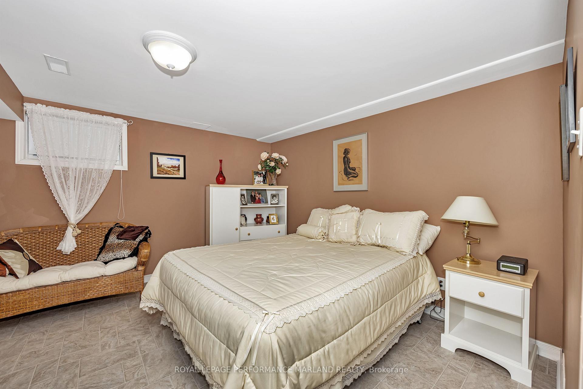 Photo 23 of 12 Glen Abbey Crescent, Ottawa, Stittsville (Central) — HOMEH