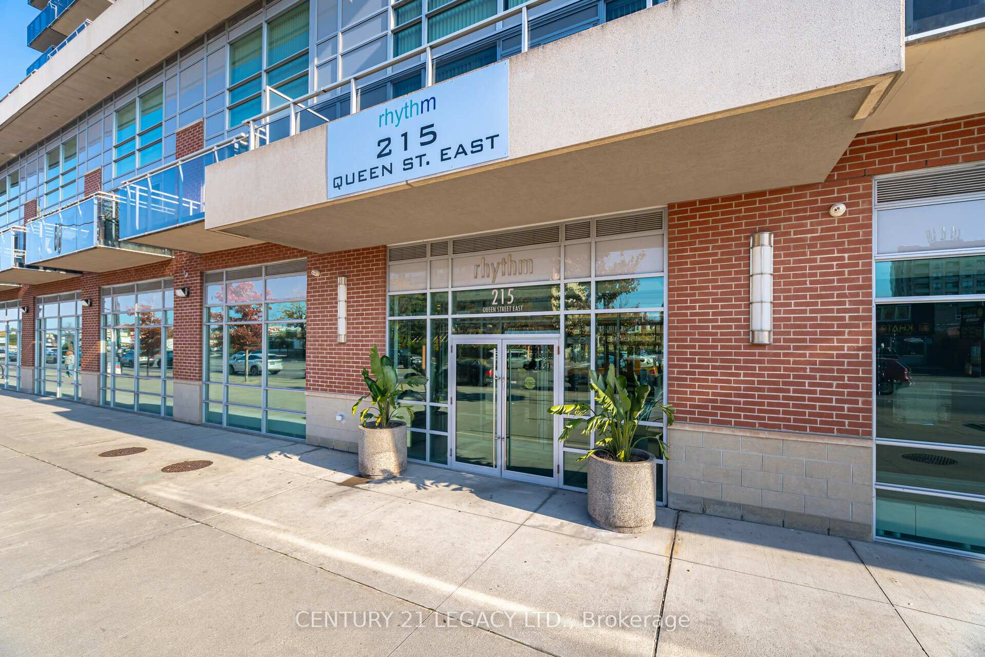 Photo 2 of Unit 1406, 215 Queen Street E, Brampton, Queen Street Corridor — HOMEH