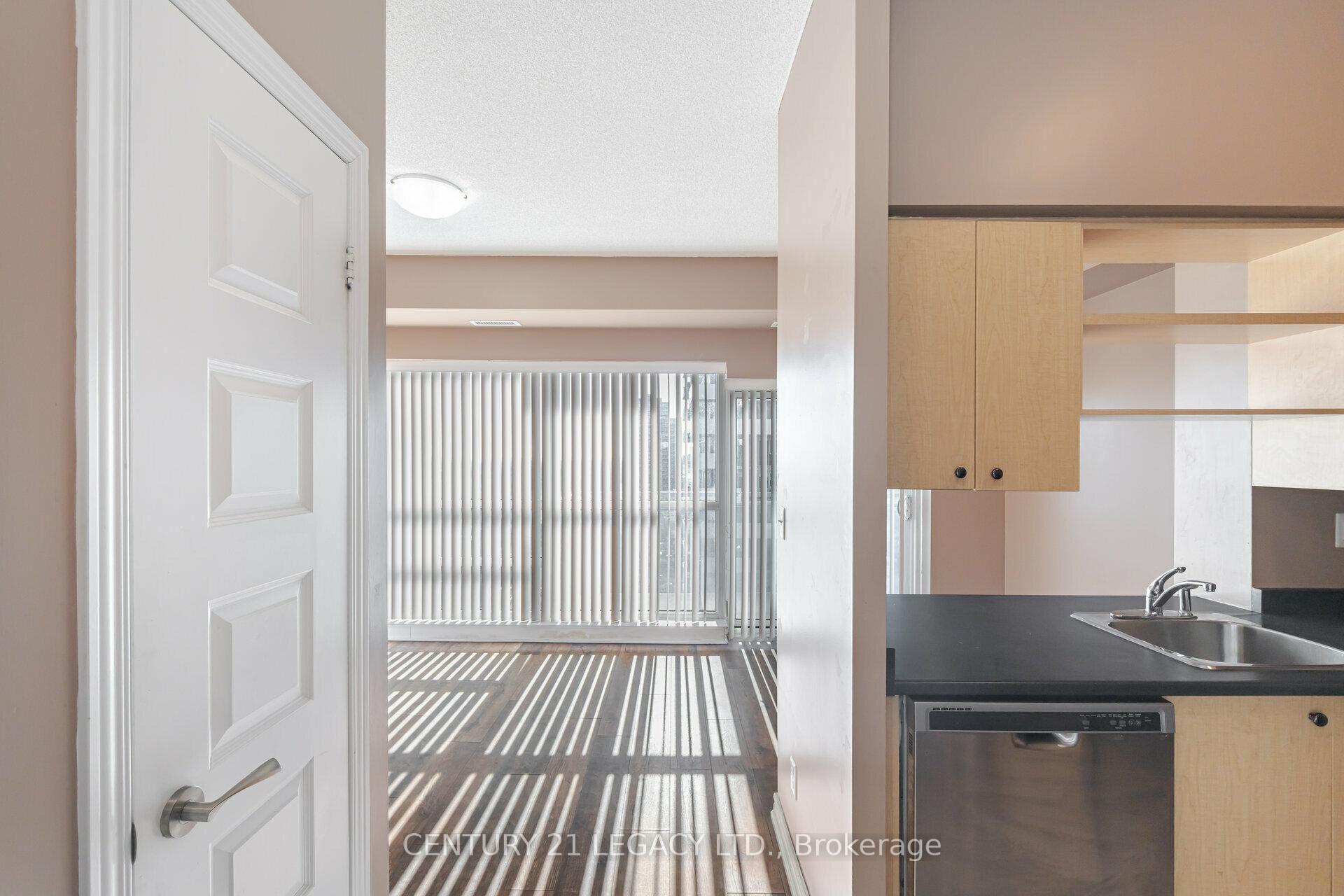 Photo 6 of Unit 1406, 215 Queen Street E, Brampton, Queen Street Corridor — HOMEH