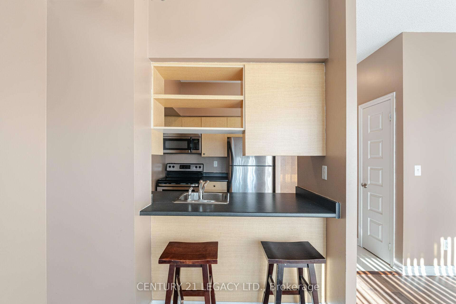 Photo 7 of Unit 1406, 215 Queen Street E, Brampton, Queen Street Corridor — HOMEH