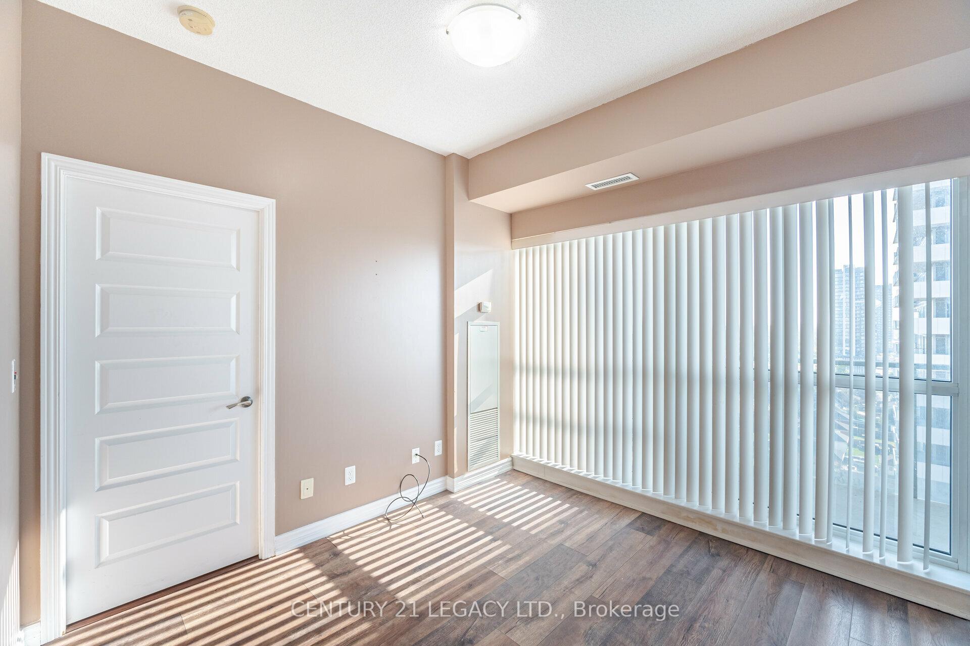 Photo 15 of Unit 1406, 215 Queen Street E, Brampton, Queen Street Corridor — HOMEH