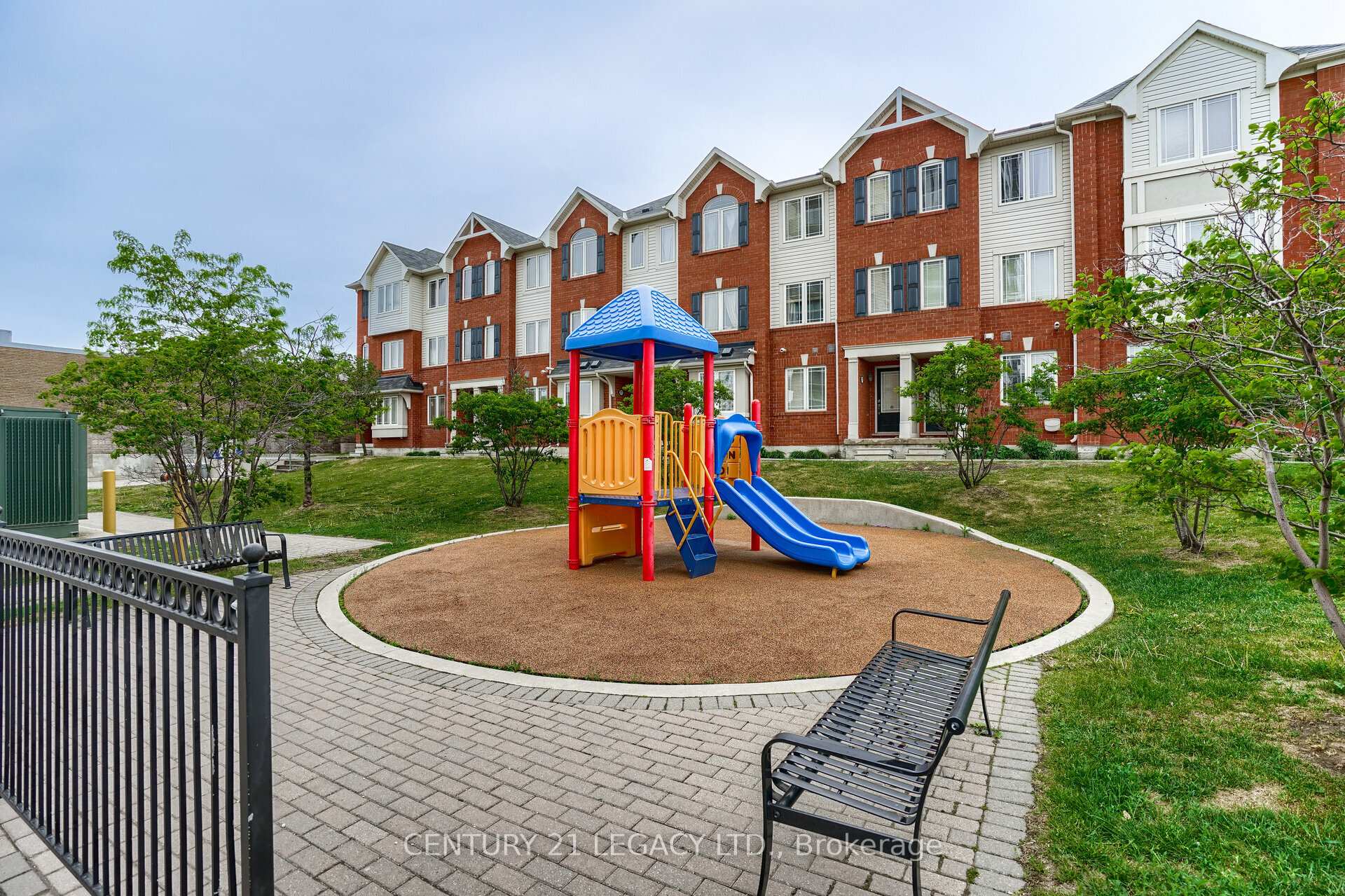 Photo 34 of Unit 1406, 215 Queen Street E, Brampton, Queen Street Corridor — HOMEH