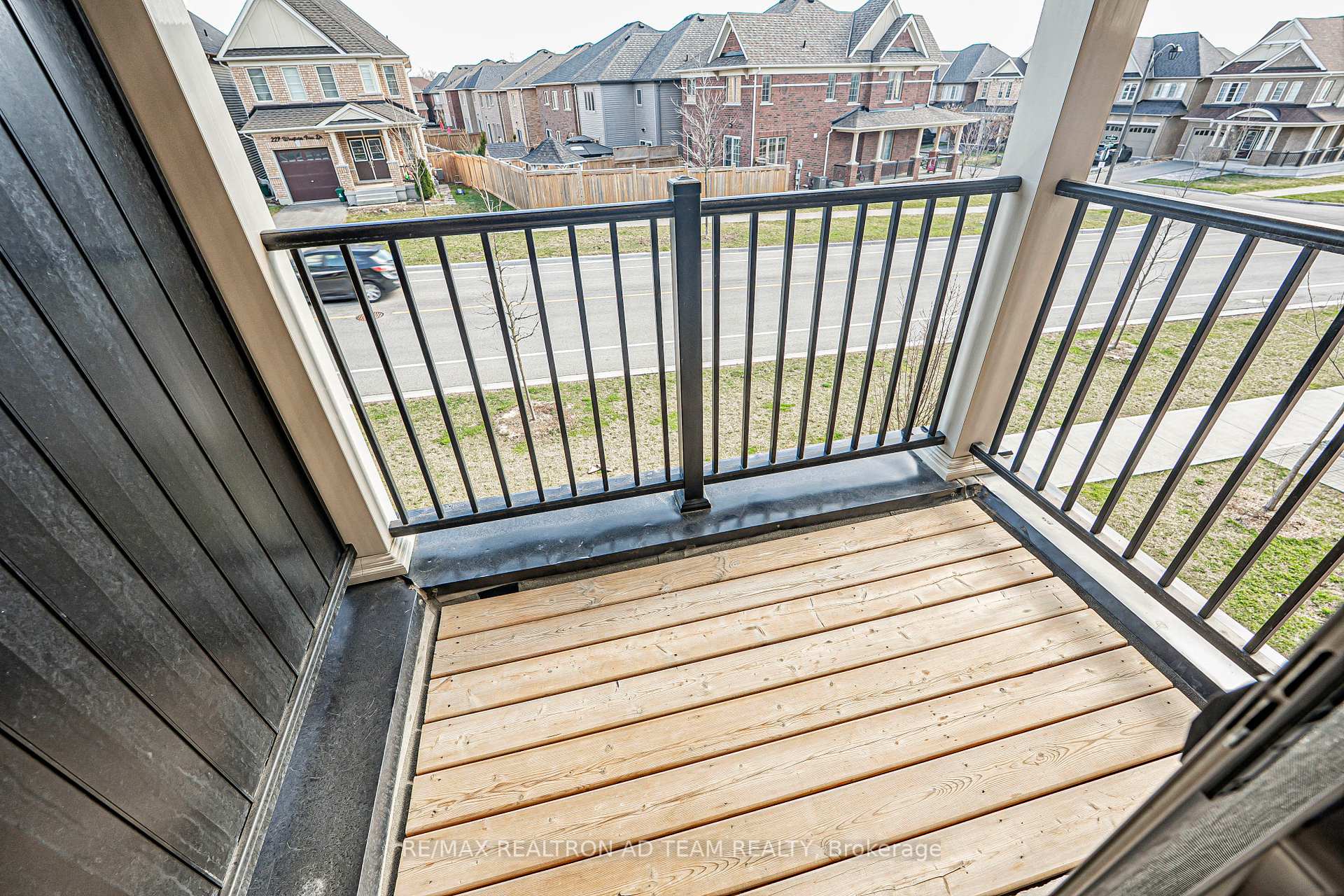 Photo 15 of 205 Royal Northern Path, Oshawa, Windfields — HOMEH