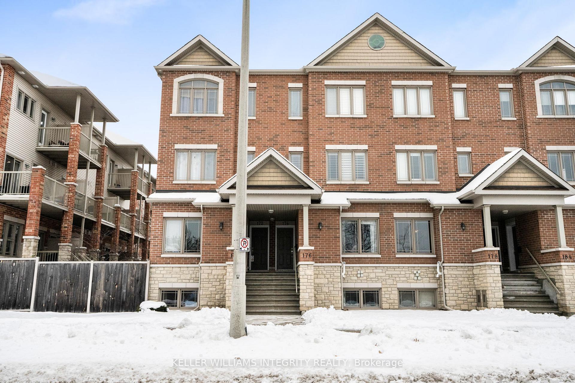 Photo 2 of Unit 18, 176 Den Haag Drive, Ottawa, Carson Meadows — HOMEH