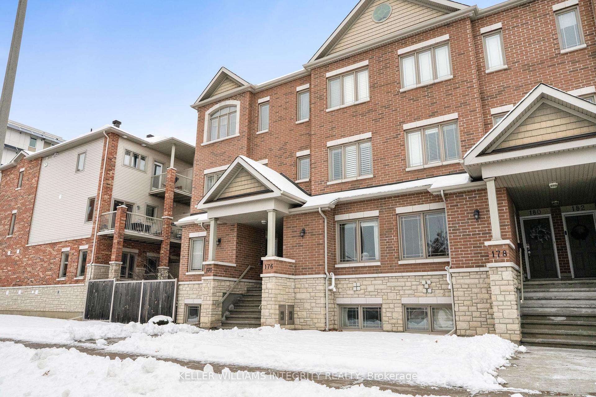 Photo 3 of Unit 18, 176 Den Haag Drive, Ottawa, Carson Meadows — HOMEH
