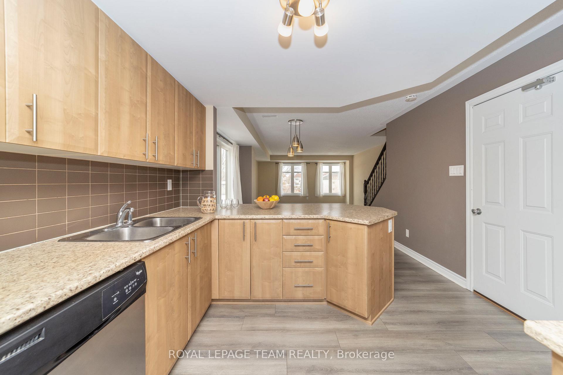 Photo 12 of Unit B, 1122 Klondike Road, Ottawa, Kanata - Morgan's Grant/South March — HOMEH