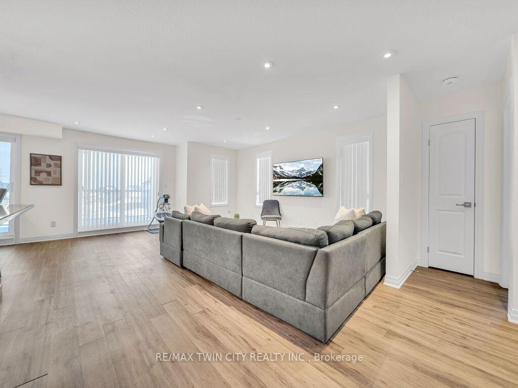 Photo 6 of 27 Valencia Avenue, Kitchener — HOMEH
