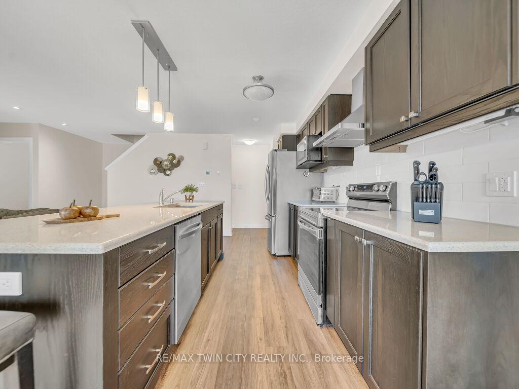 Photo 9 of 27 Valencia Avenue, Kitchener — HOMEH