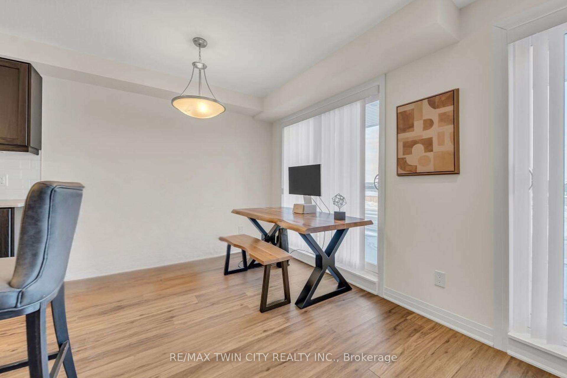 Photo 12 of 27 Valencia Avenue, Kitchener — HOMEH