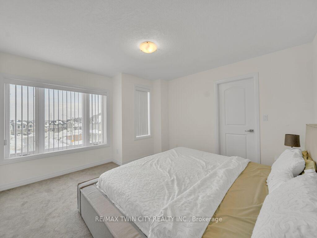 Photo 17 of 27 Valencia Avenue, Kitchener — HOMEH
