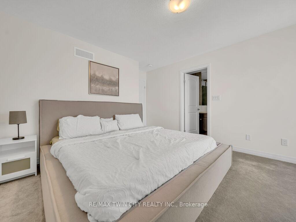 Photo 19 of 27 Valencia Avenue, Kitchener — HOMEH