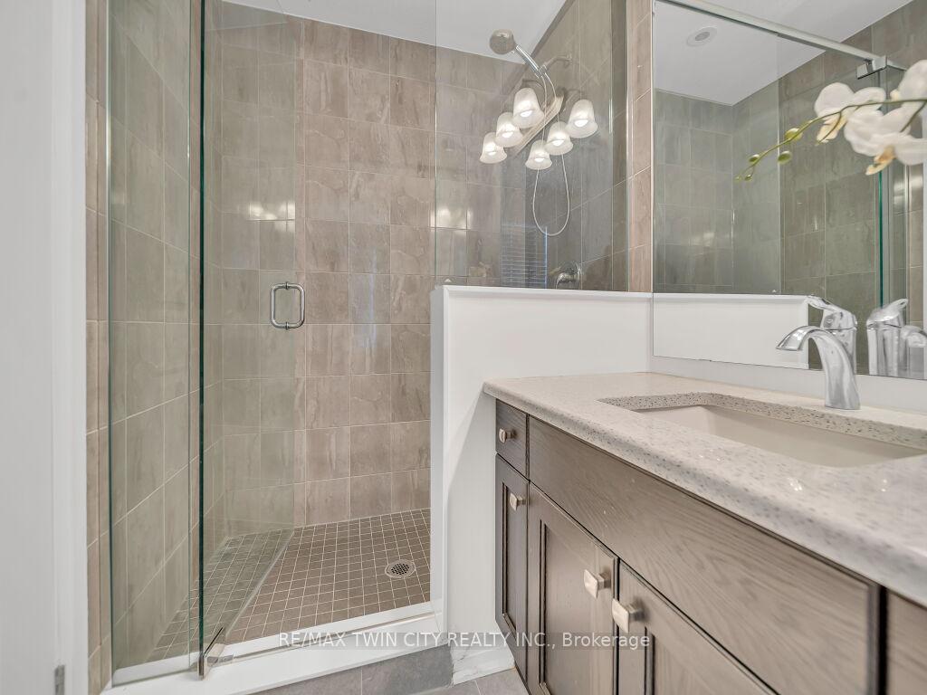 Photo 21 of 27 Valencia Avenue, Kitchener — HOMEH