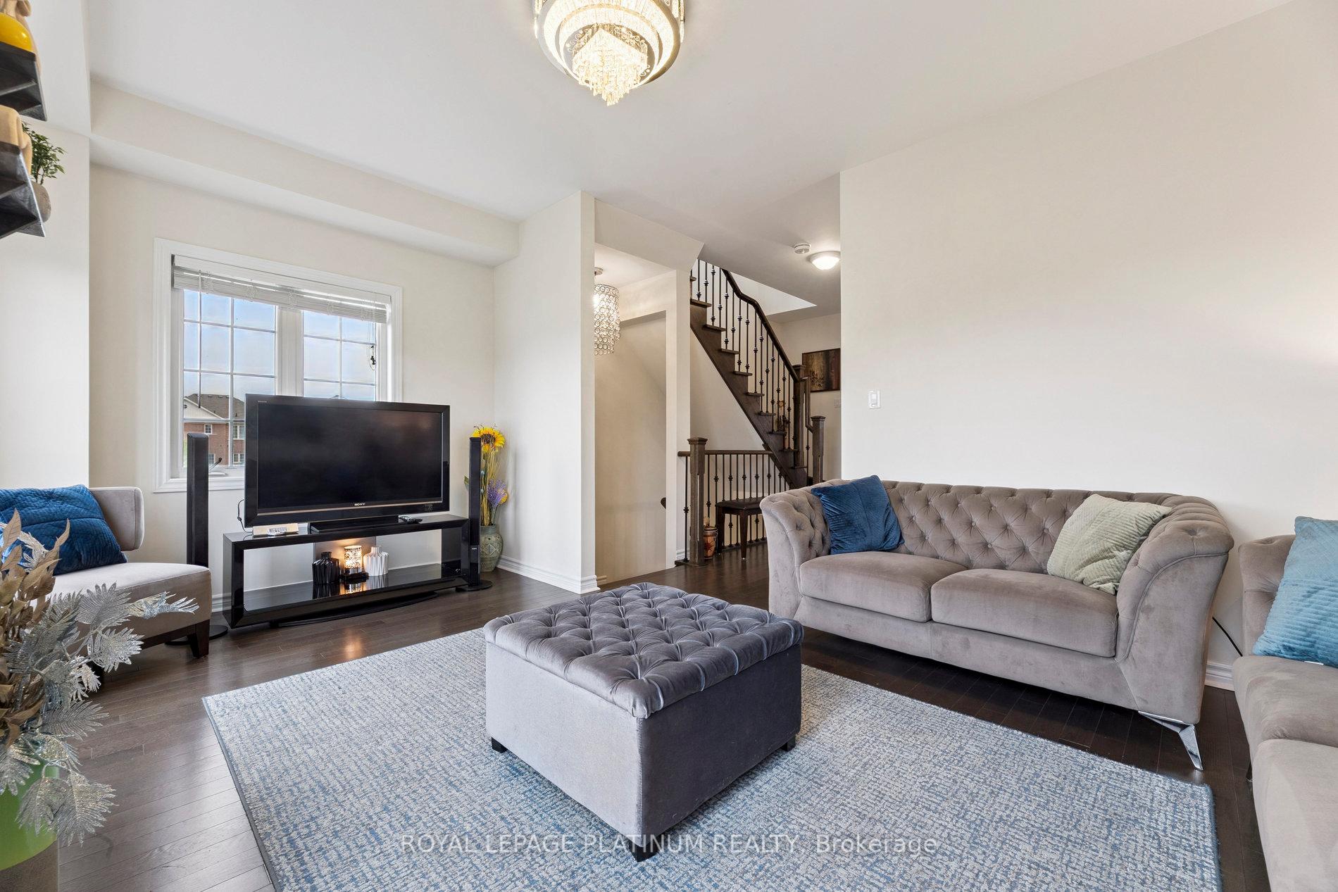 Photo 17 of 98 Ferris Square, Clarington, Courtice — HOMEH