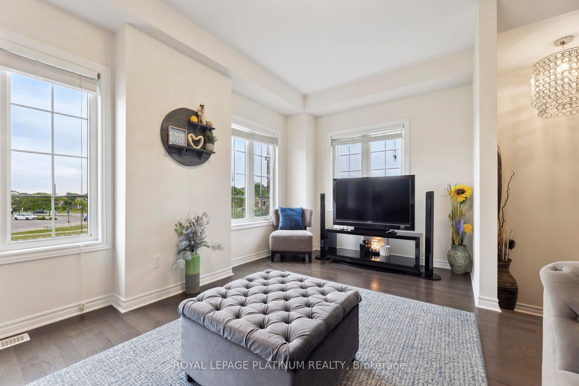 Photo 18 of 98 Ferris Square, Clarington, Courtice — HOMEH