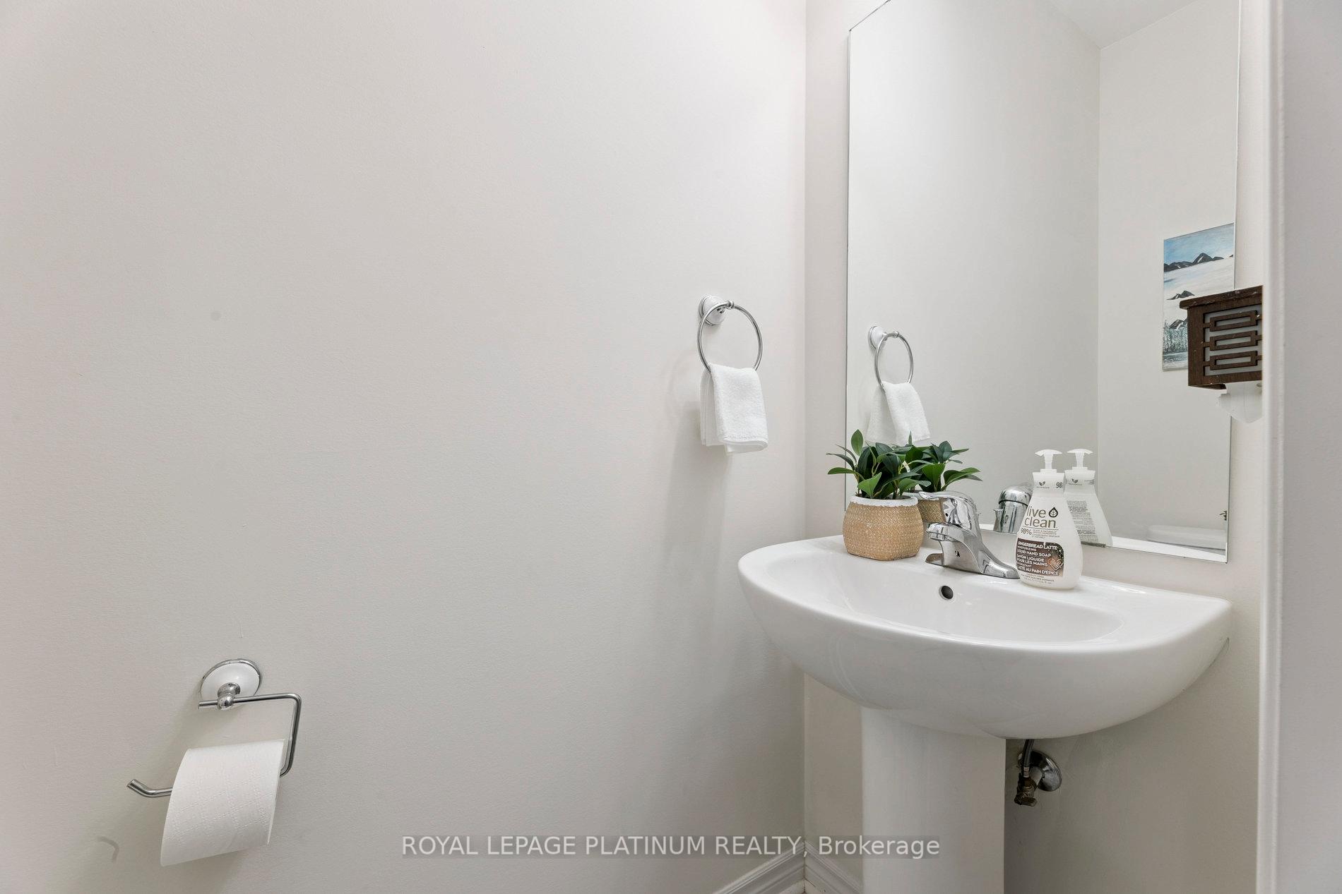Photo 19 of 98 Ferris Square, Clarington, Courtice — HOMEH