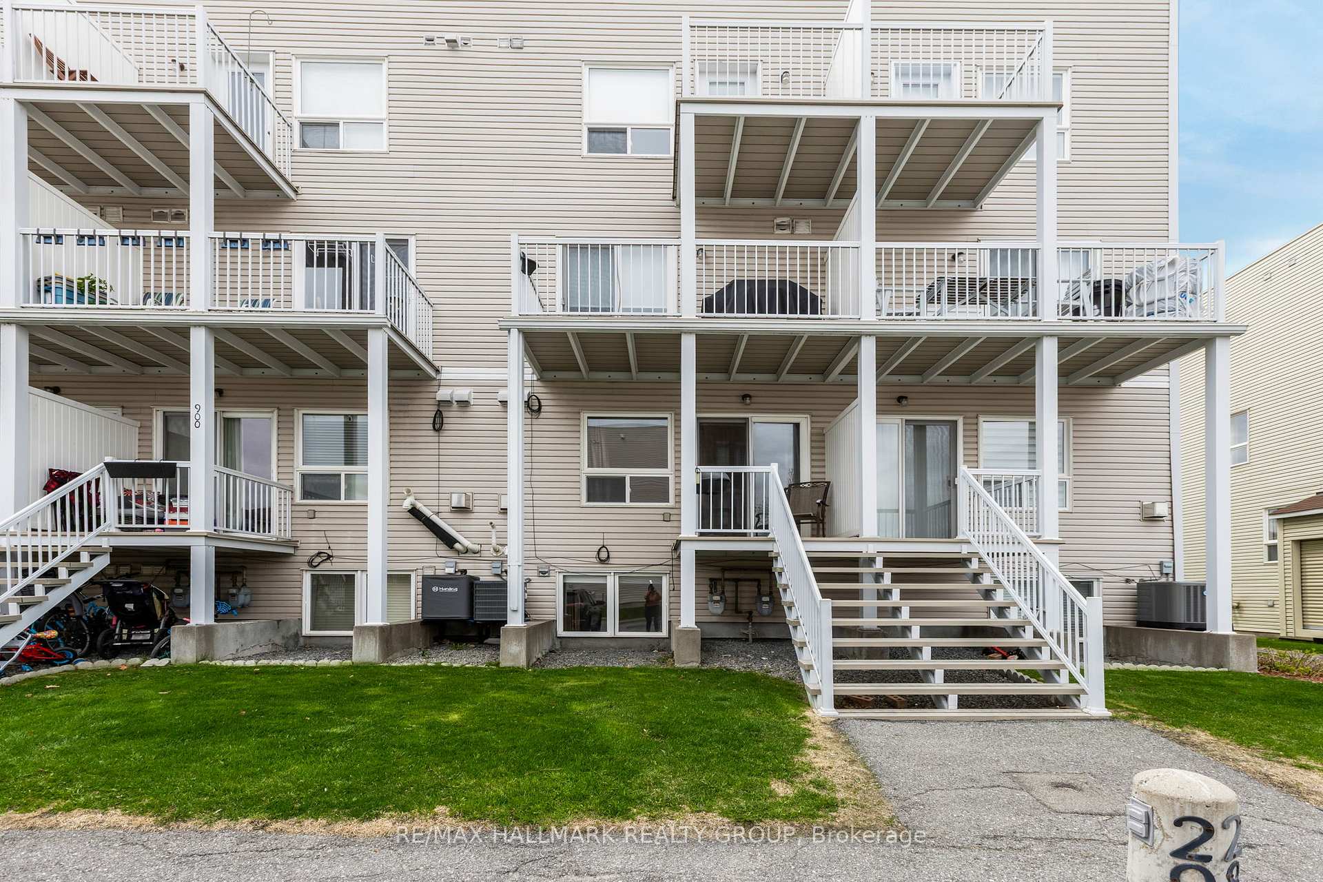 Photo 24 of 896 Longfields Drive, Ottawa, Barrhaven - Longfields — HOMEH