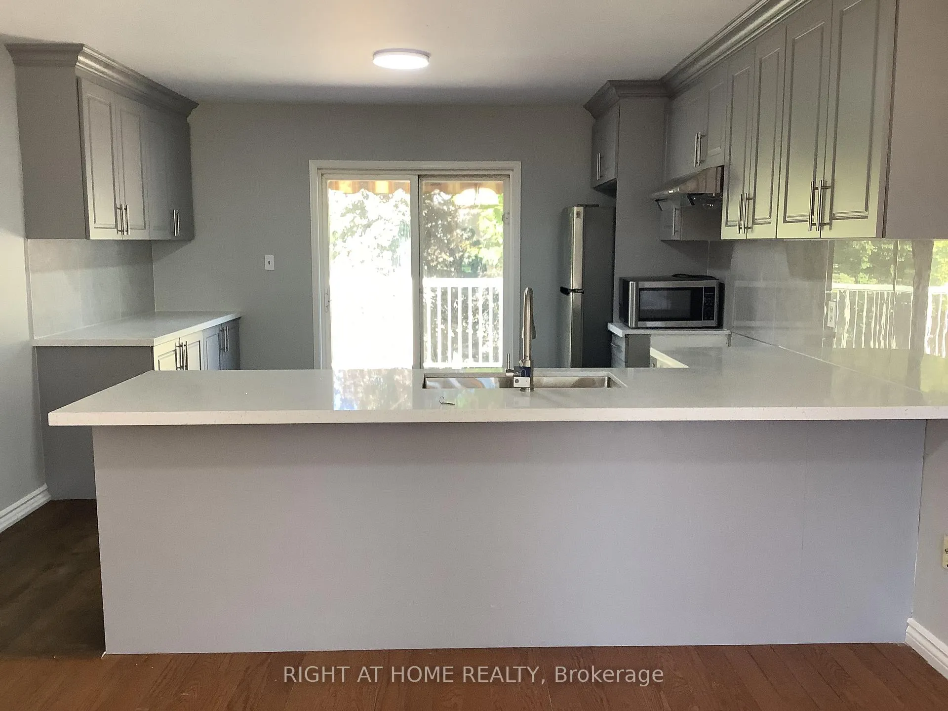 Photo 5 of 17 Dunsmore Lane, Barrie, Georgian Drive — HOMEH