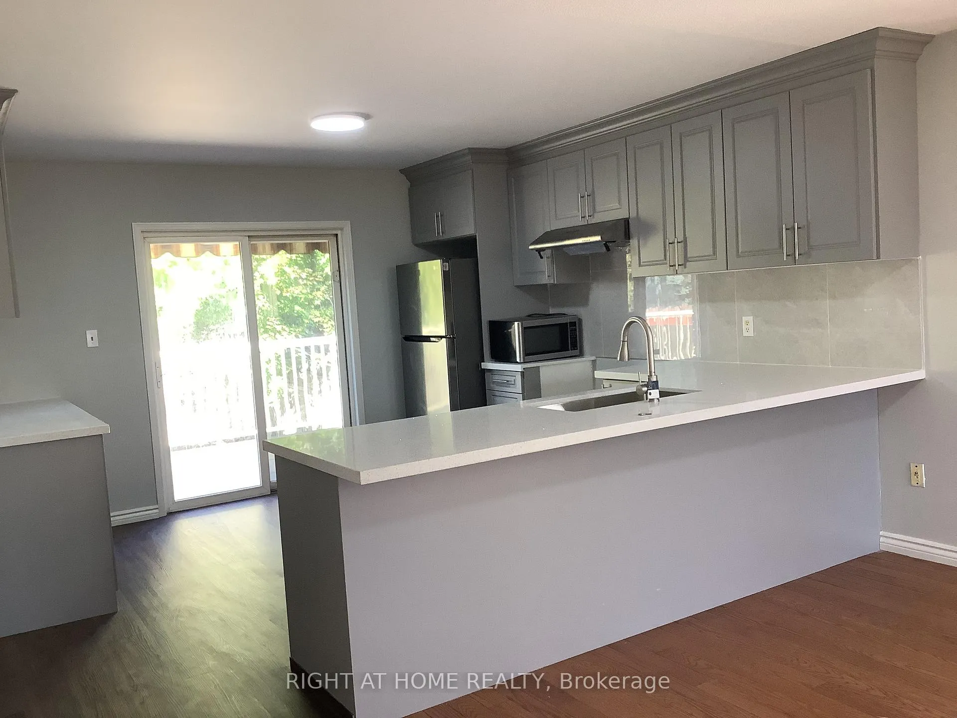 Photo 6 of 17 Dunsmore Lane, Barrie, Georgian Drive — HOMEH