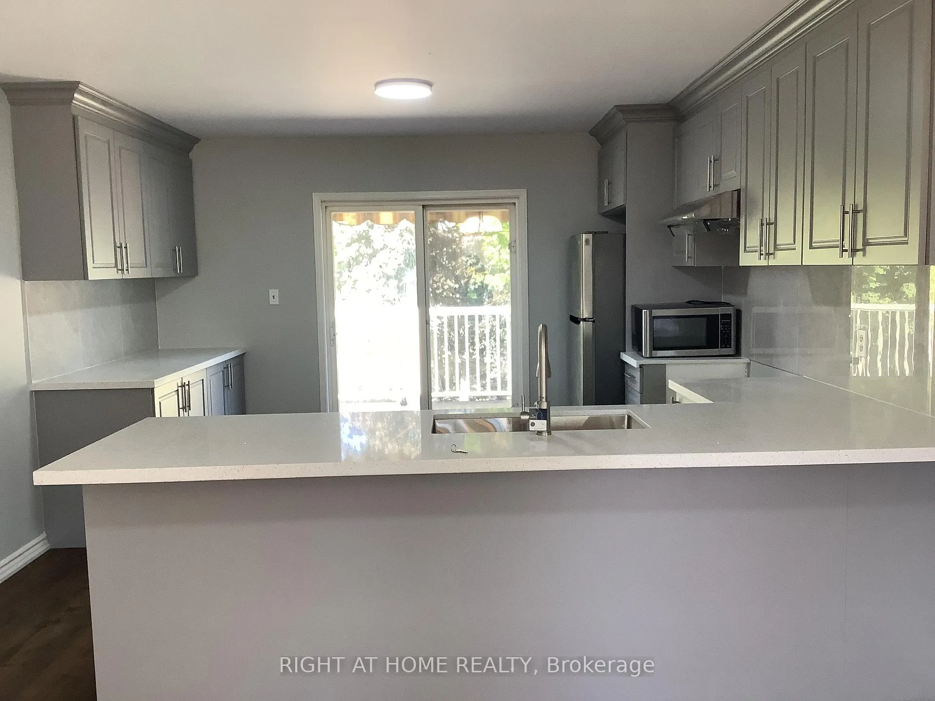 Photo 7 of 17 Dunsmore Lane, Barrie, Georgian Drive — HOMEH