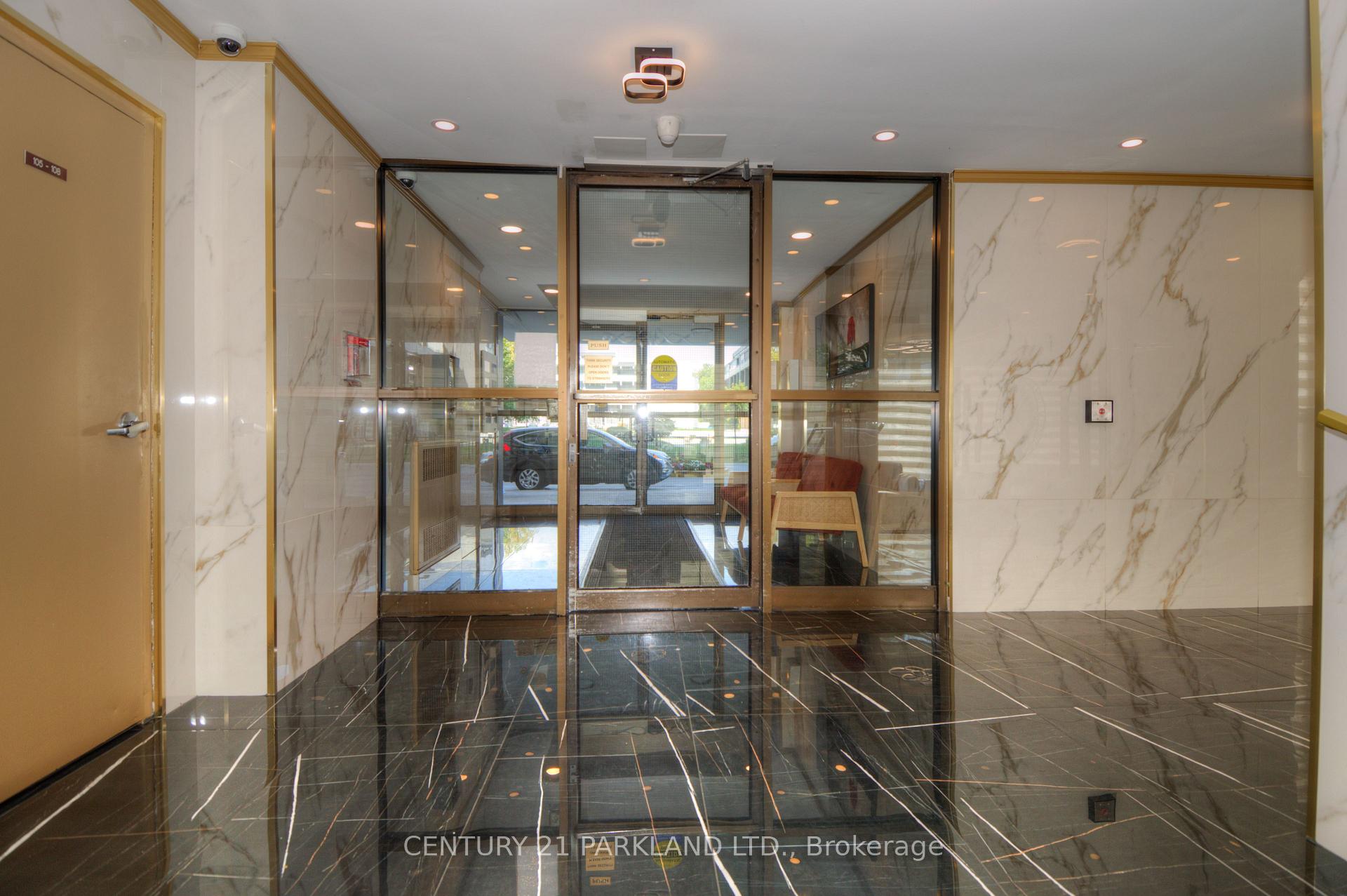 Photo 3 of Unit 1409, 10 Sunny Glenway, Toronto, Flemingdon Park — HOMEH