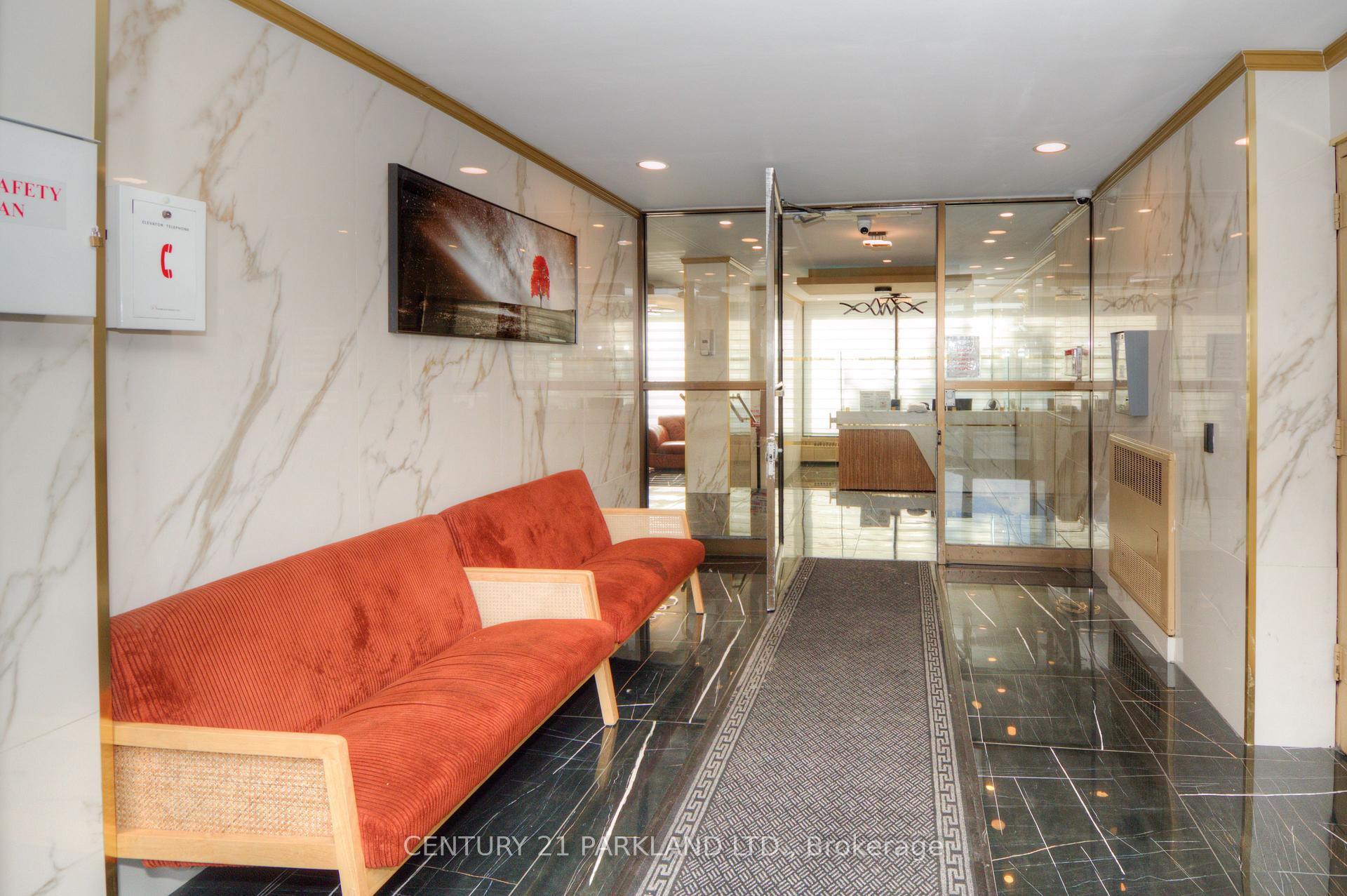 Photo 4 of Unit 1409, 10 Sunny Glenway, Toronto, Flemingdon Park — HOMEH