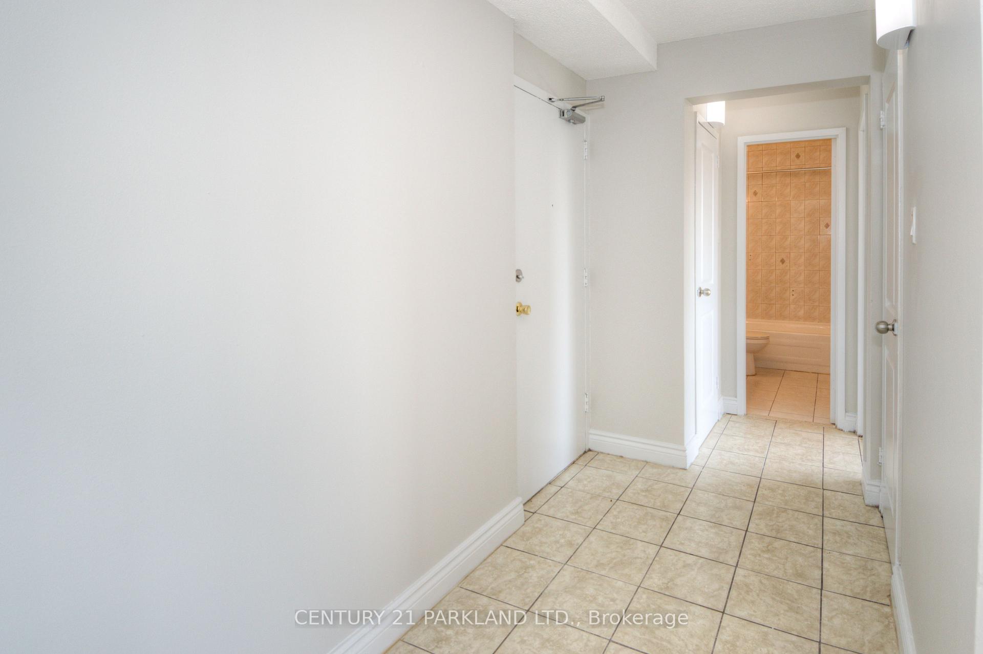 Photo 9 of Unit 1409, 10 Sunny Glenway, Toronto, Flemingdon Park — HOMEH