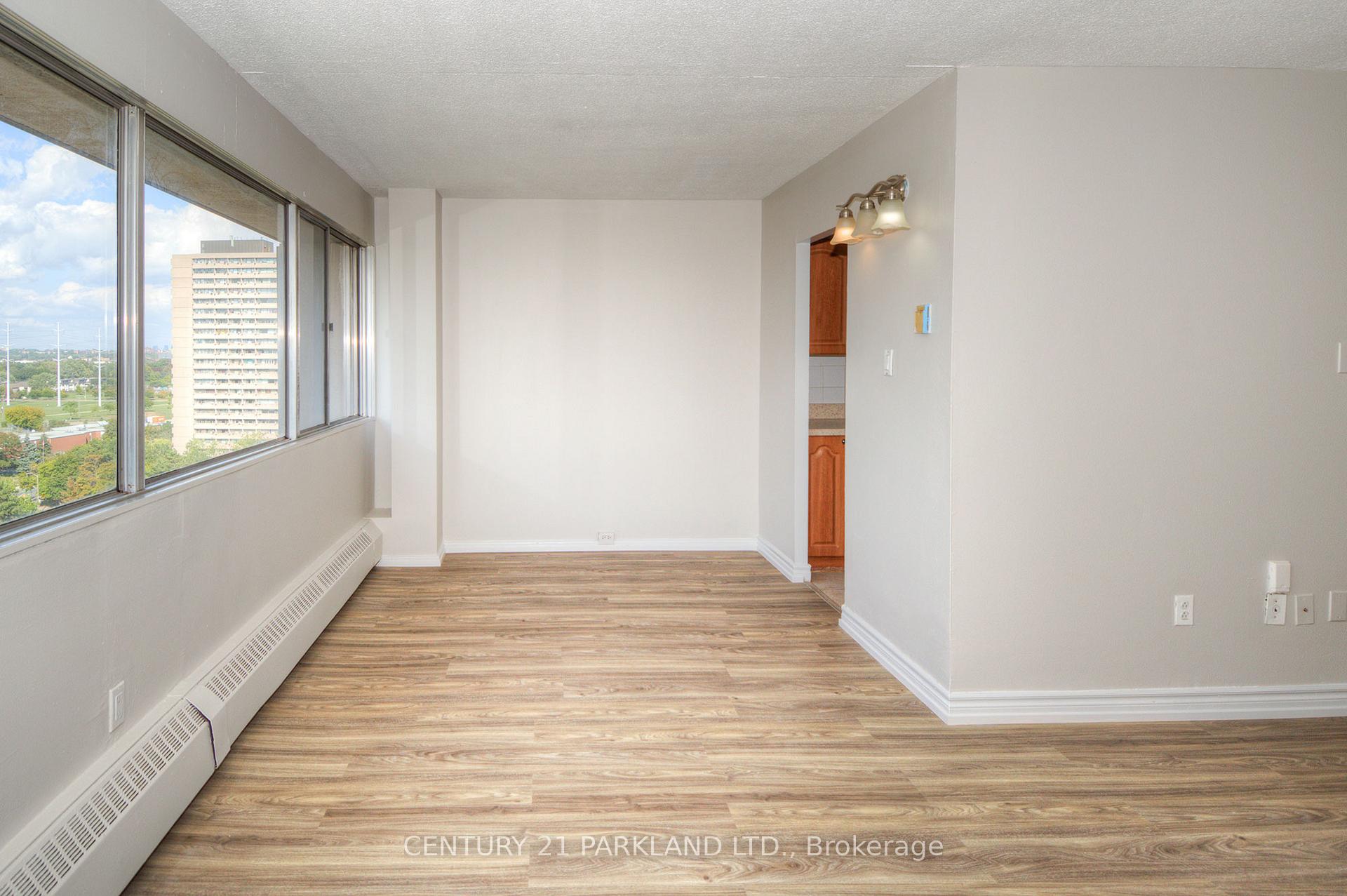 Photo 12 of Unit 1409, 10 Sunny Glenway, Toronto, Flemingdon Park — HOMEH