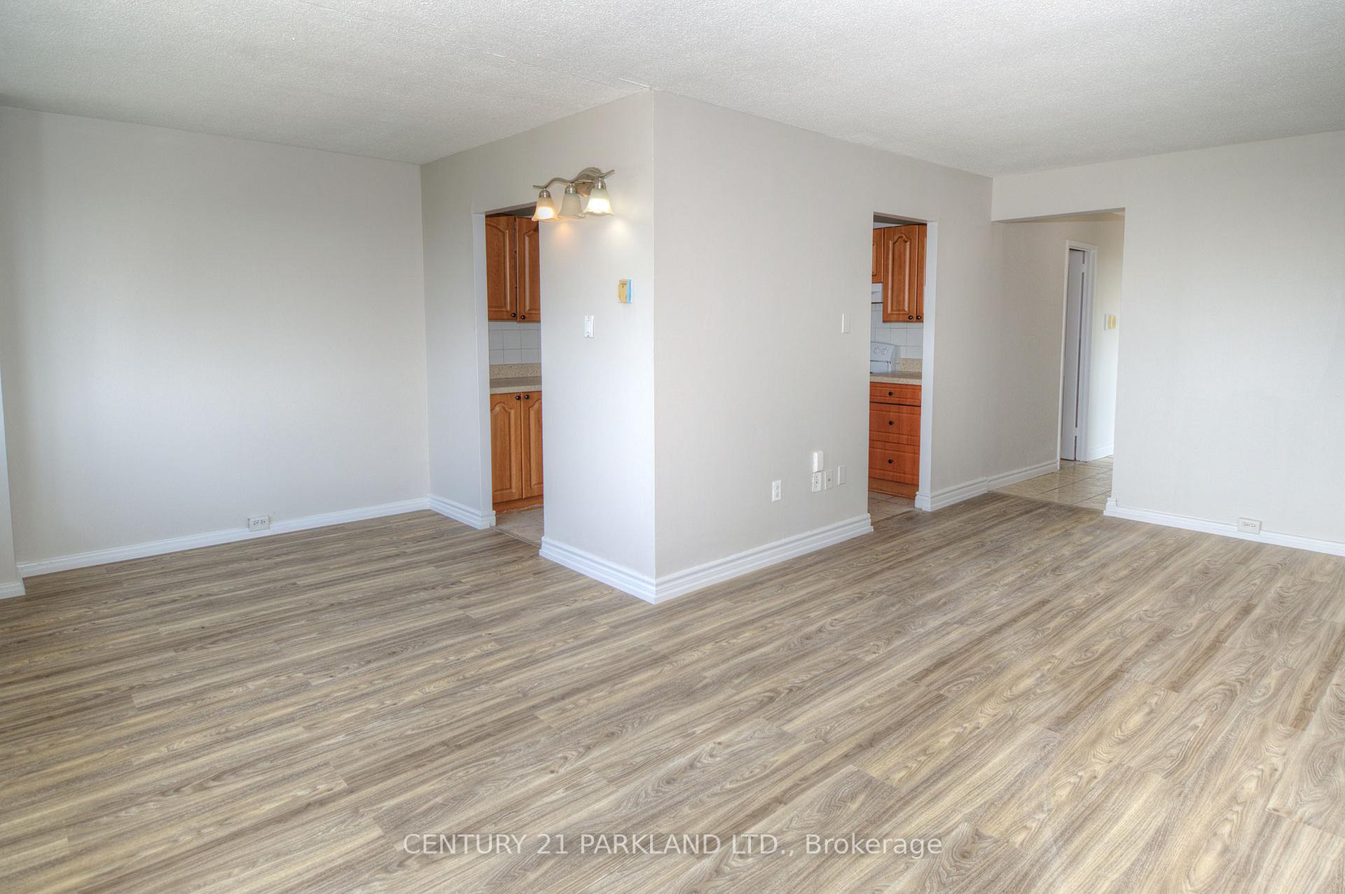 Photo 13 of Unit 1409, 10 Sunny Glenway, Toronto, Flemingdon Park — HOMEH