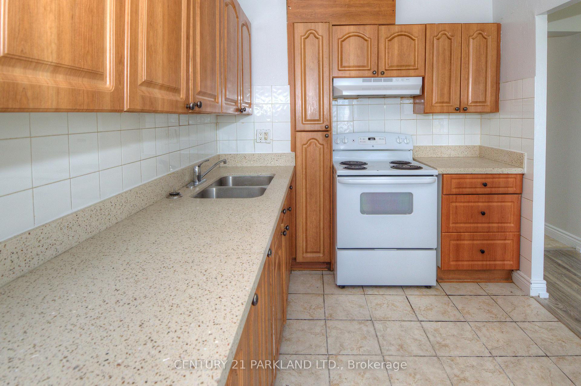 Photo 15 of Unit 1409, 10 Sunny Glenway, Toronto, Flemingdon Park — HOMEH