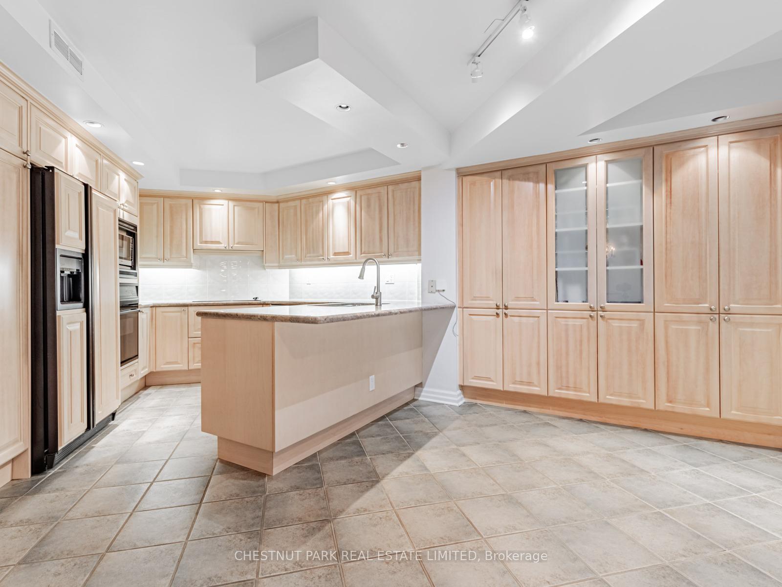 Photo 5 of Unit 514, 2727 Yonge Street, Toronto, Lawrence Park South — HOMEH