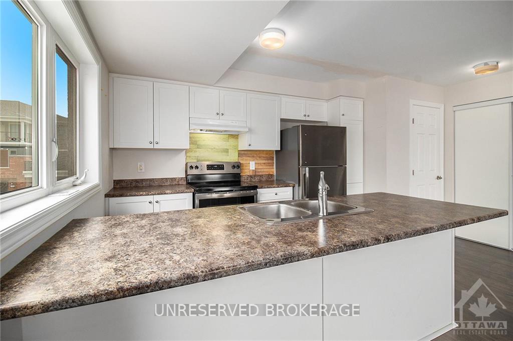 Photo 4 of 311 Aphelion Crescent, Ottawa, Barrhaven - Half Moon Bay — HOMEH