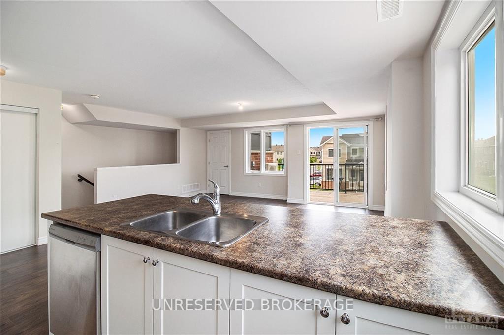 Photo 5 of 311 Aphelion Crescent, Ottawa, Barrhaven - Half Moon Bay — HOMEH