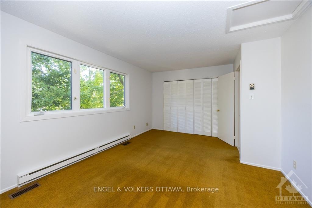 Photo 10 of 26 Peary Way, Ottawa, Kanata - Katimavik — HOMEH