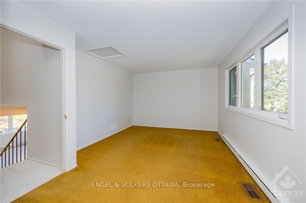 Photo 11 of 26 Peary Way, Ottawa, Kanata - Katimavik — HOMEH